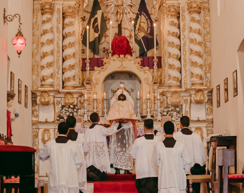 Por que devemos ouvir a Missa?